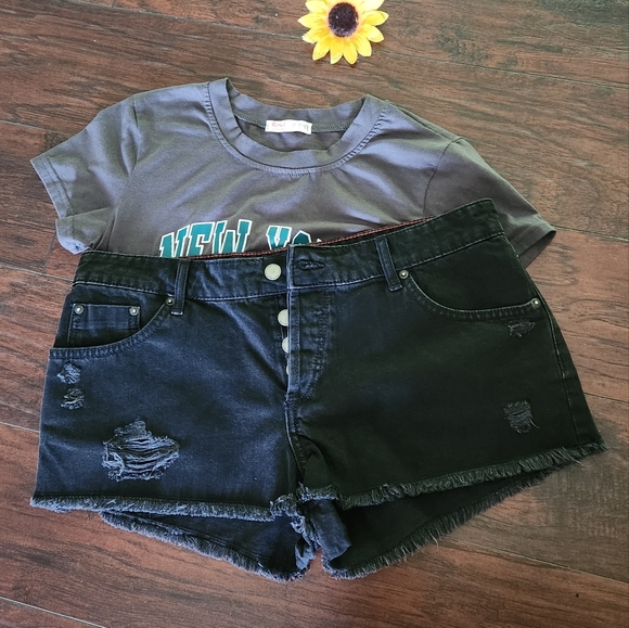 ROXY NEW BLACK JEANS SHORTS ✨️ - Picture 7 of 7